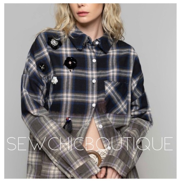 Casual + Chic Plaid Gradient Woven Top - Picture 9 of 9